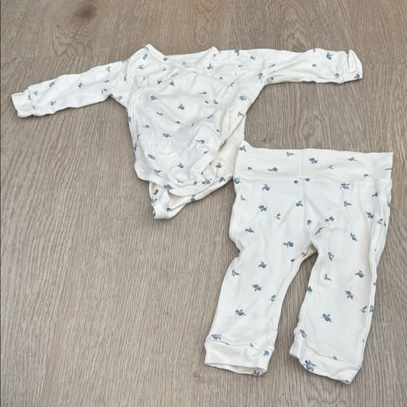 Garbo Friends blueberries Baby Bodysuit and Pants Set